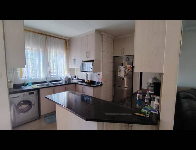 3 BEDROOM SIMPLEX FOR SALE IN MALVERN